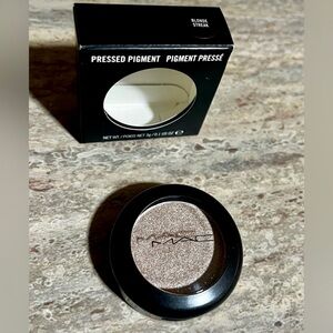MAC Cosmetics HTF Pressed Pigment Eyeshadow in Shimmery Blonde Streak